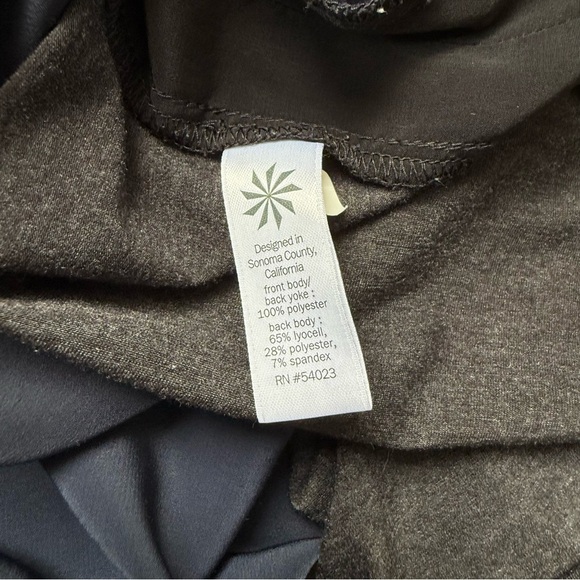 Athleta Mixed Sleeveless Shirt Womens XS Blue Black Lyocell blend - Picture 9 of 11